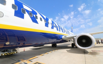 Januárra halasztja a poggyász szabályok szigorítását a Ryanair