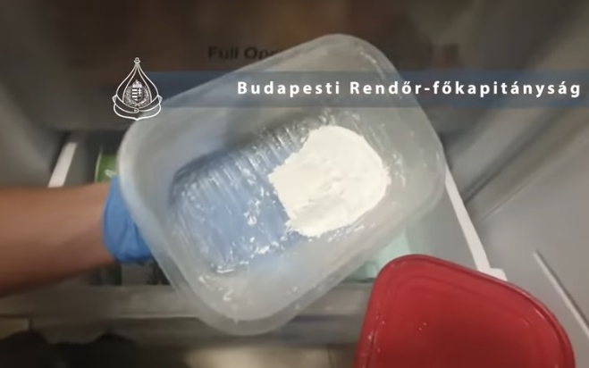 Több kilogramm kábítószert találtak egy soroksári dílernél