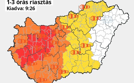 Vihar - A Dunántúlon és a fővárosban ad sok munkát az erős szél a tűzoltóknak