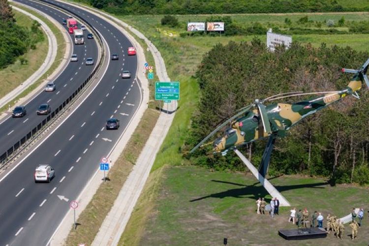 Helikopter-emlékművet avattak Veszprém mellett